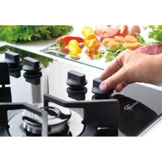 Cooktop a Gás Fischer TC Infinity 26297-57076 4 Bocas em Vidro Temperado com Tripla Chama Preto Cooktop a Gás Fischer TC Infinity 26297-57076 4 Bocas em Vidro Temperado com Tripla Chama Preto