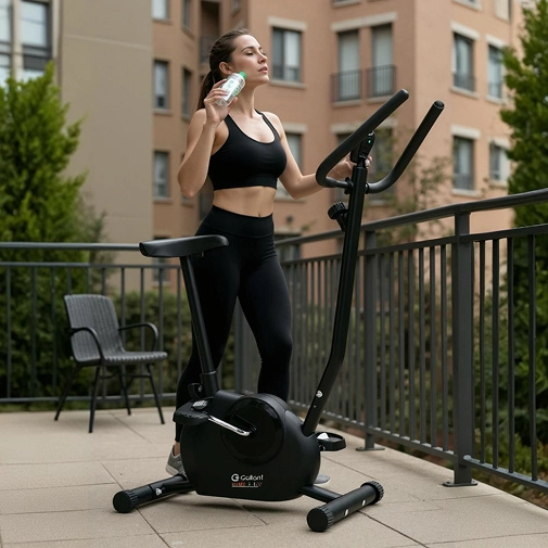 Mulher na Bicicleta Ergométrica Vertical Gallant Trainer 2.0